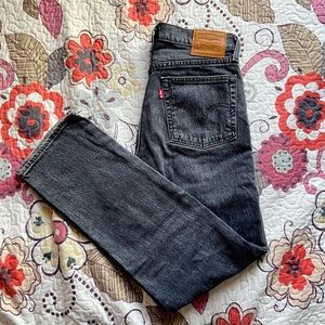 Black/ Gray Levis Wedgie Fit Straight